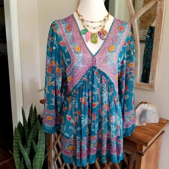 Rose & Olive Tops - Top, Blouse. Teal Magenta Multi Print. Rose + Olive Brand. Size L.